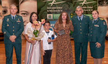 15ª Turma do Curso de Aperfeiçoamento de Sargentos presta homenagem, “in memoriam”, ao Sargento Vilésio do 13° BPM.