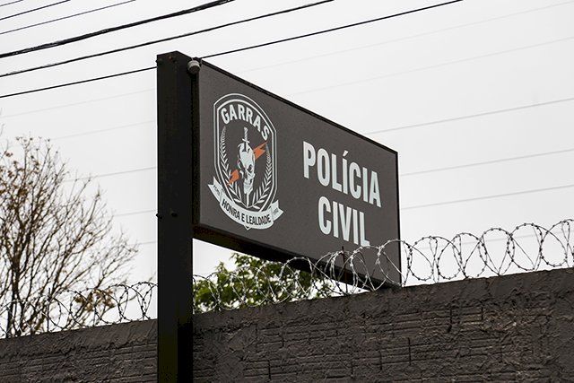 Polícia Civil prende três pessoas em flagrante delito pela prática do crime de latrocínio, ocultação de cadáver e porte de arma de fogo, localiza o corpo da vítima e recupera o veículo subtraído em Ribas do Rio Pardo