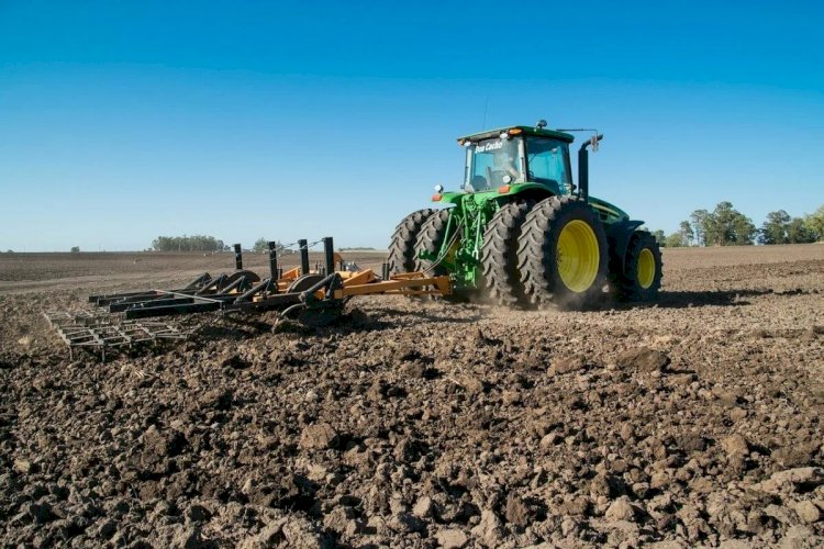 Homem é encontrado morto com a cabeça esmagada por trator em fazenda de Camapuã