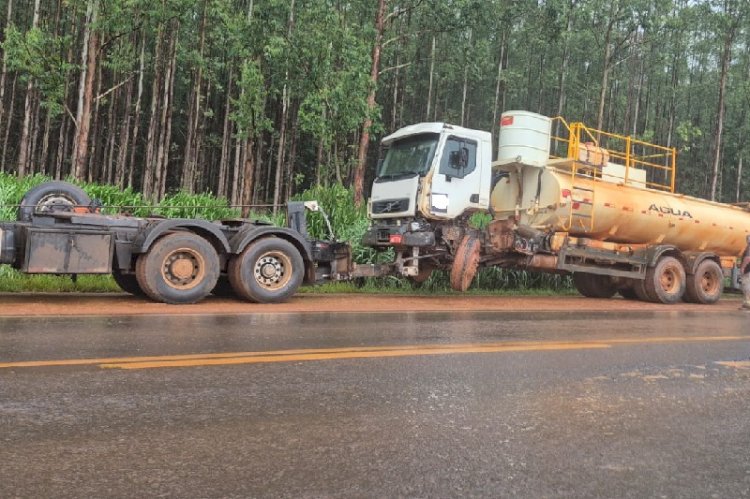 Caminhão pipa e carreta tanque colidem na GO-050 próximo da divisa com MS e provocam interdição de pista