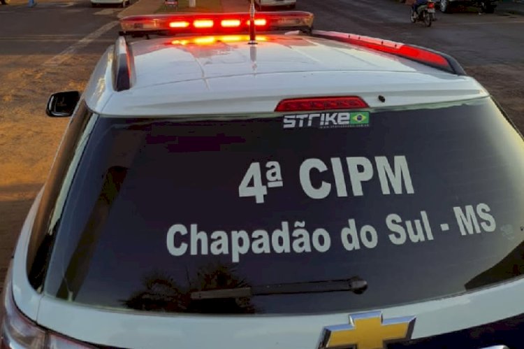 Homem agride esposa, a leva ao hospital e na volta torna a agredi-la violentamente