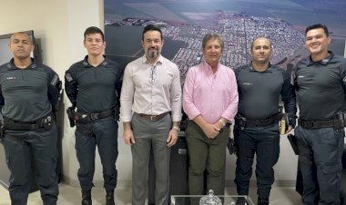 Prefeito Walter Schlatter recebe e dá as boas-vindas ao novo comandante da Polícia Militar de Chapadão do Sul