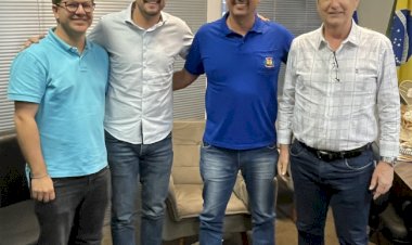 Prefeitos de Chapadão do Sul, Cassilândia e Aparecida do Taboado discutem integração regional em encontro com presidente da Assomasul
