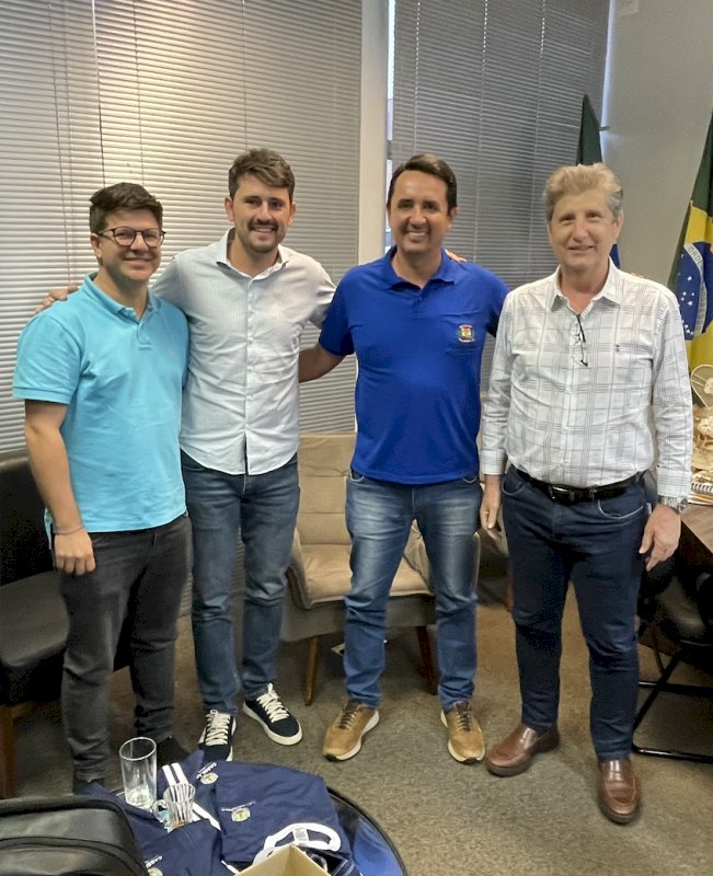 Prefeitos de Chapadão do Sul, Cassilândia e Aparecida do Taboado discutem integração regional em encontro com presidente da Assomasul