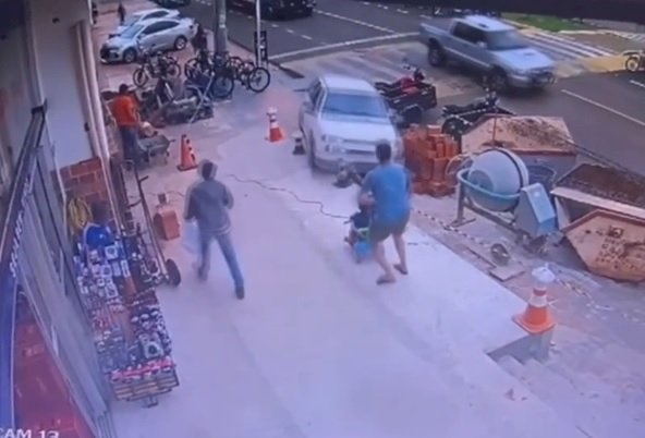 PM prende condutor embriagado após atropelamento de pai e filho de 1 ano em Costa Rica